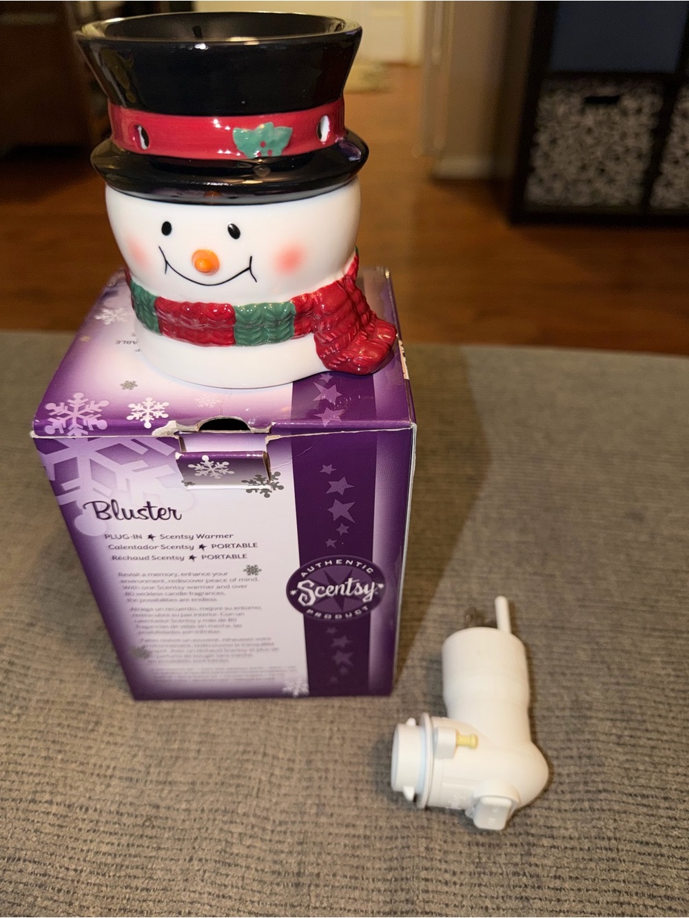 Scentsy Snowman Plug-In Warmer – Black Hat with Red & Green Scarf